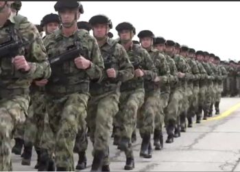 Vučić u ekstazi dok srpska vojska demonstrira silu: ‘Još jedno moćno oružje uskoro je naše’