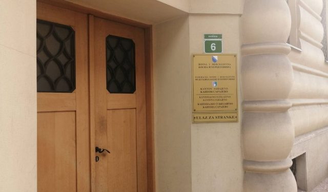 ZLOUPOTREBA POLOŽAJA Pogodovali nastavniku optuženom za bludne radnje