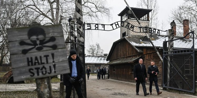 Zabrana Rusiji na ceremoniji u Auschwitzu ‘izopačena’ – srbijanski predsjednik — RT World News