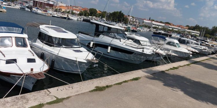 Zadarska lučka uprava uređuje luku u Biogradu, ali unatoč potrebama, neće povećati broj vezova