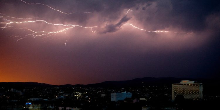 Zagrepčane probudila nagla promjena vremena: Za većinu Hrvatske upaljen meteoalarm