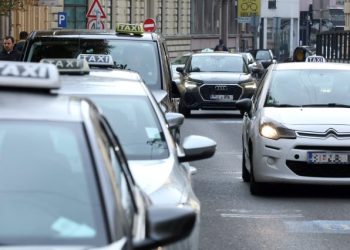 Zagrepčanin zaboravio mobitel u taksiju, a onda ga dočekao užas: Vozač završio na sudu