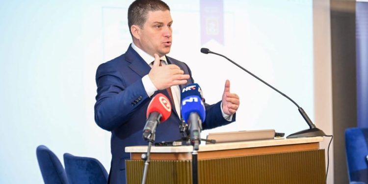 Žao mi je što nisam odmah nakon tragedije otišao na Mali Lošinj, da mogu vratiti vrijeme sigurno bih to učinio!