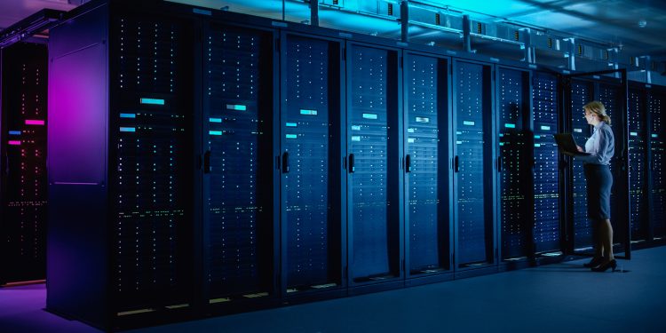 Zašto smjestiti servere u vanjski data centar, a ne u svoj vlastiti?