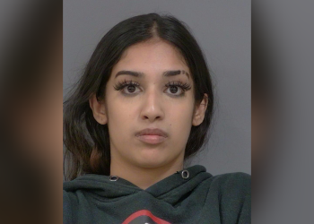 Žena koja se predstavlja kao zainteresirani kupac okreće Porsche, pregazi vlasnika