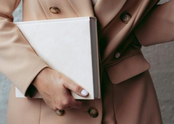 Zgodnu domaću voditeljicu opsjeda progonitelj: ‘Ispocuclao bih te cijelu, macice mazasta’