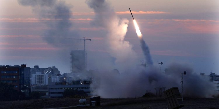 Zračne uzbune diljem sjevernog Izraela dok se pokreću daljnji napadi