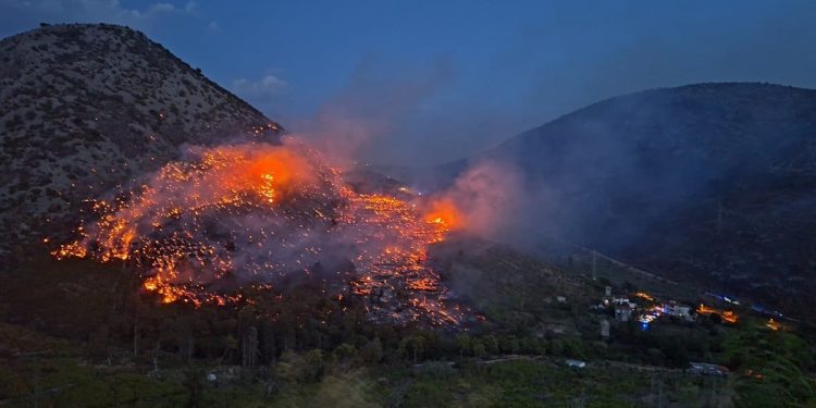 VIDEO Ovako izgleda požarište kod Žrnovnice. Puno vatrogasaca je na terenu