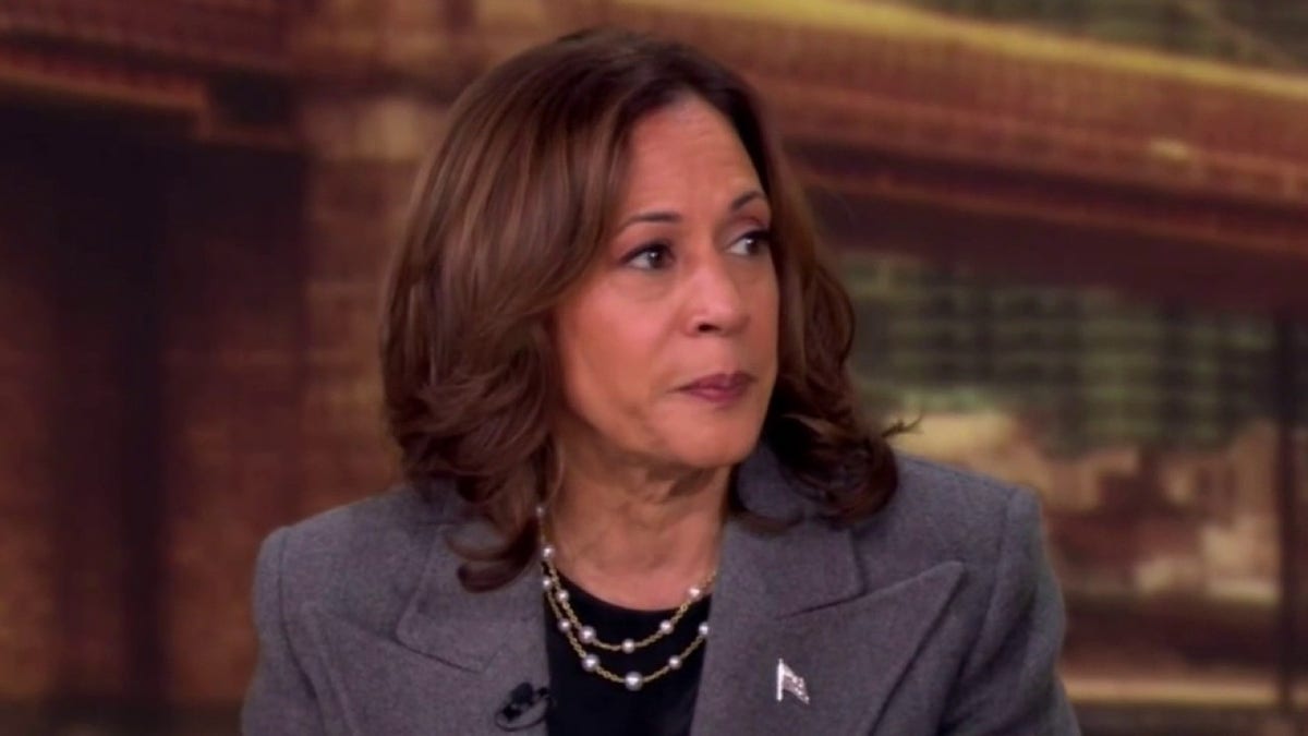 Kamala Harris Pogled