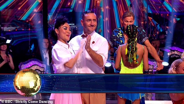 But it was when hosts Claudia and Tess Daly were wrapping up the show that Tony could be seen speaking animatedly to the pro dancer, who had her back to the camera