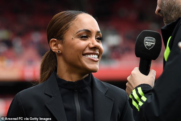 Alexina budućnost na BBC-ju navodno je dovedena u pitanje, a izvori tvrde da je 'duboko povrijeđena' 'nedostatkom podrške' oko Football Focusa