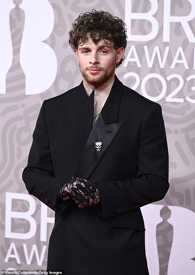 Tom Grennan, 29, otkrio je da mu je dijagnosticiran poremećaj pažnje i hiperaktivnosti (ADHD) nakon godina 'nemogućnosti fokusiranja' u djetinjstvu (na slici 2023.)