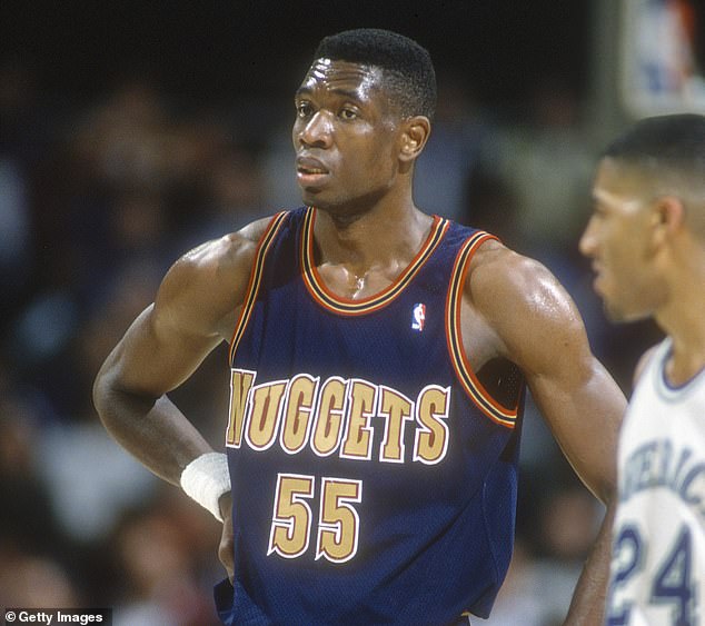 Mutomba su 1991. godine draftirali Denver Nuggetsi na broju 4, nakon što je igrao za Georgetown