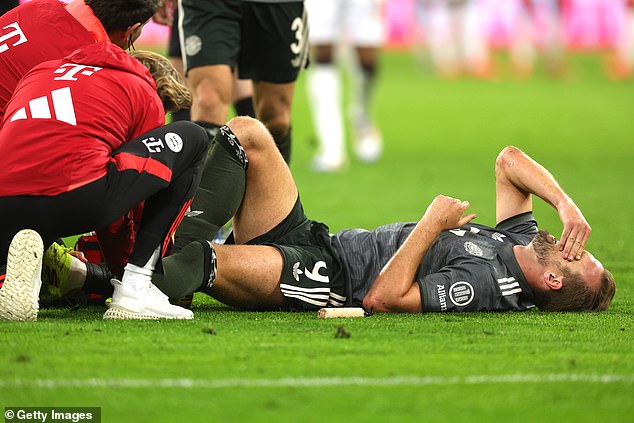 Napadač je zaradio ozljedu gležnja u završnici 1-1 remija s Bayer Leverkusenom