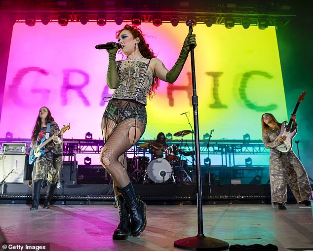 The rising star, 26 ¿ whose struggle with fame was 'mocked' on Saturday Night Live ¿ delivered an electrifying set for 7,500 lucky fans at the FirstBank Amphitheater
