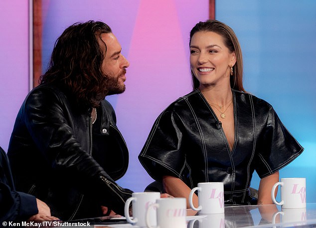 Dolazi odmah nakon što je Pete izjavio da je Strictly Come Dancing 'čvršći od Celebrity SAS-a' dok se u srijedu pojavio na Loose Women s Jowitom