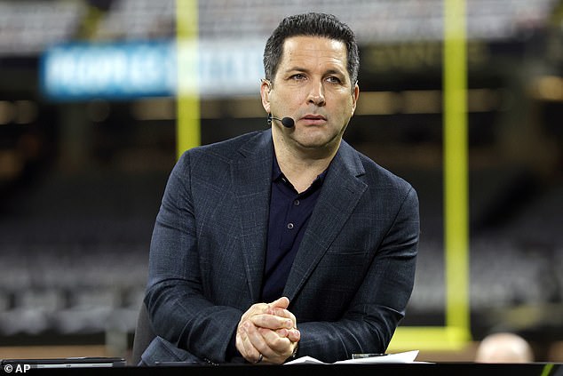ESPN NFL insajder Adam Schefter također je navodno razmatran kao nasljednik 'Woja'