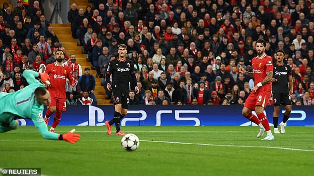 Dominik Szoboszlai pucao je za dlaku dok je Liverpool pokušavao povećati svoje vodstvo