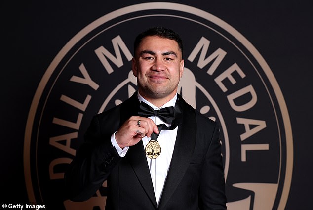 Jahrome Hughes osvojio je Dally M nagradu za igrača godine na blistavoj ceremoniji u Sydneyu u srijedu navečer