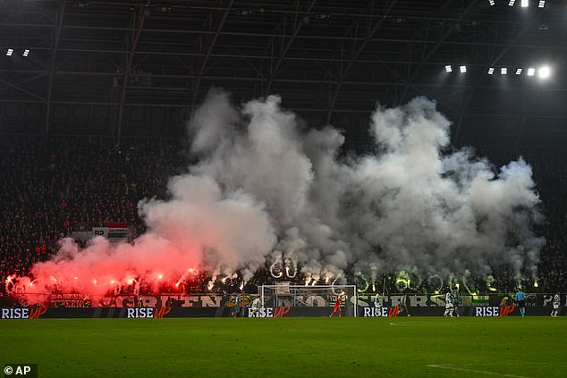 Igra se na kraju mogla nastaviti nakon što se dim razišao
