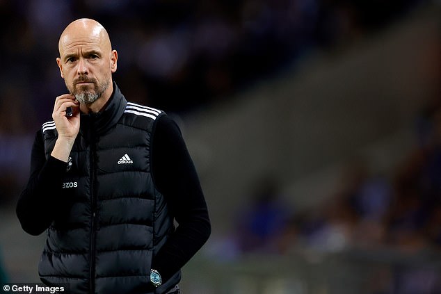 Jedan od bliskih prijatelja Erika ten Haga rekao je menadžeru Manchester Uniteda da 'napusti' svoju poziciju