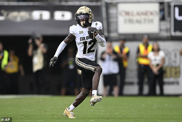 Do sada ove sezone, Hunter ima šest touchdowna i 561 jardu za 4-1 Colorado Buffaloesa