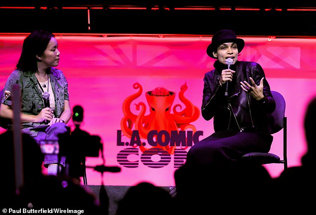 Tiffany Babb bila je moderatorica segmenta Spotlight On: Rosario Dawson