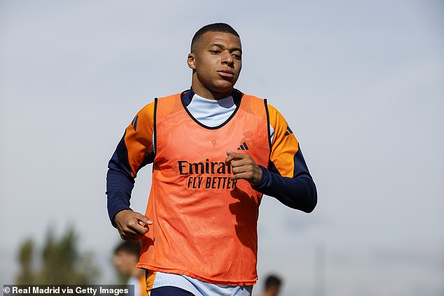Kylian Mbappe odabran je da se pridruži momčadi Real Madrida za vikend u susretu s Villarrealom