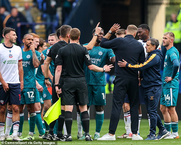 Ljutite scene između Boltona, dužnosnika i igrača Shrewsbury Towna izbile su na kraju utakmice