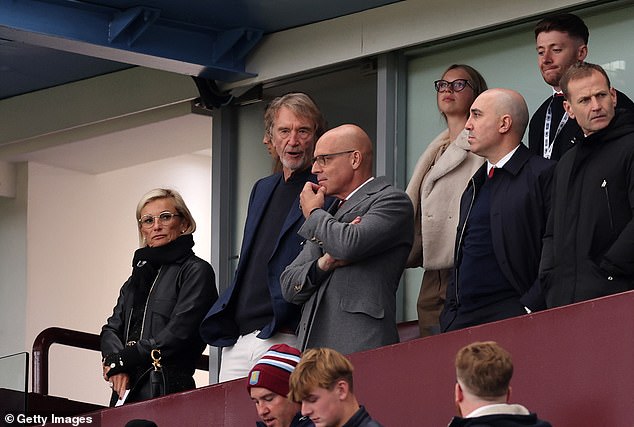 Sir Jim i hijerarhija Uniteda sastat će se u utorak u Londonu usred nadzora nad položajem Ten Haga