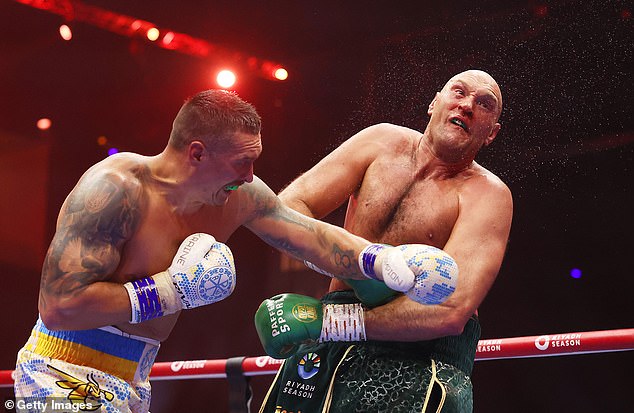 Usyk je u svibnju postao prvi neprikosnoveni svjetski prvak u teškoj kategoriji u eri s četiri pojasa oduzevši Furyju WBC naslov