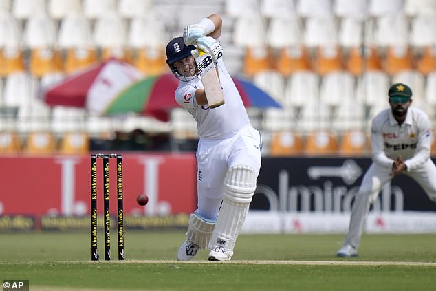 Engleska zvijezda udarač Joe Root urezao je svoje ime u povijesne knjige tijekom prvog testa protiv Pakistana u srijedu ujutro