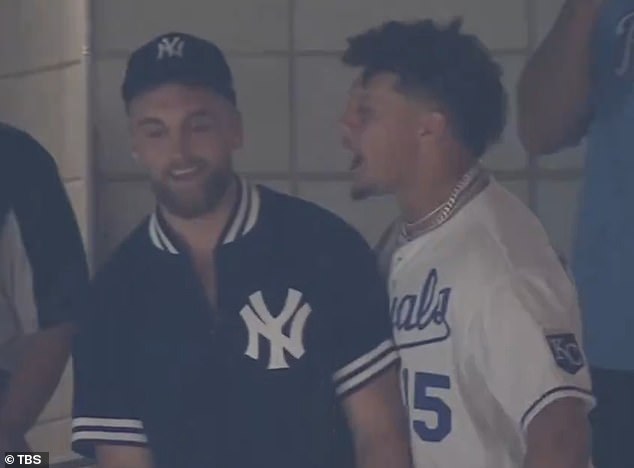 Patrick Mahomes unio se u lice Gehrigu Dieteru nakon što je Royals izjednačio na 2-2