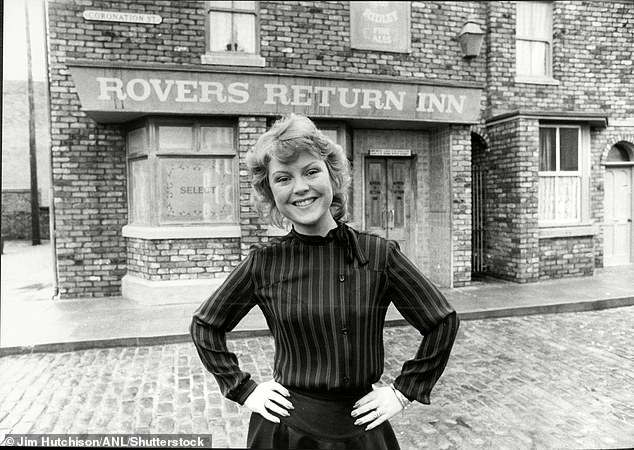 Kasnije je ispisana 1979., ali se vratila nakratko u Weatherfield 1983. prije nego što se zauvijek oprostila od kaldrme (na slici 1983.)