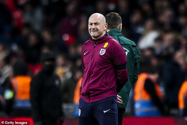 Engleska momčad Leeja Carsleya ponižena je na Wembleyu jer je poražena od Grčke s 2-1