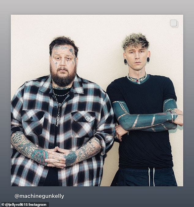 Jelly, koja ima dvije suradnje s MGK-om na novom albumu, rekla je Aniji Hammar tijekom epizode SiriusXM-ove The Highway: 'O, Bože, ne sjećam se u potpunosti svog prvog pravog susreta jer sam bila osuđena na sudu s otprilike 14 godina. Ali Definitivno se sjećam kad sam prvi put pronašao utjehu u tim sobama, ili prvi put kad sam se na neki način upoznao s konceptom ovoga