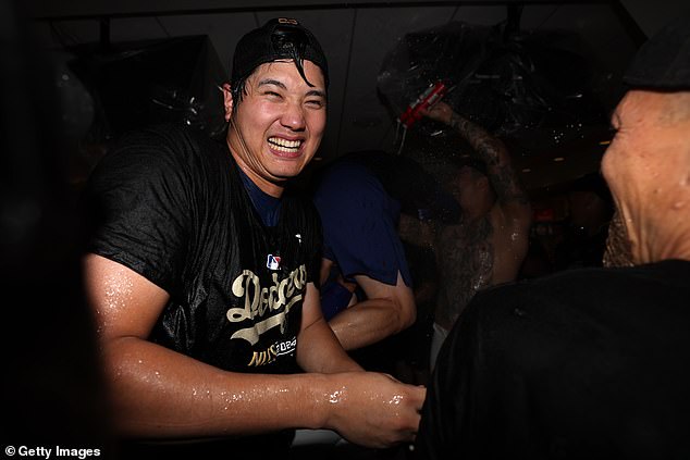 Shohei Ohtani iz Dodgersa slavi u svlačionici nakon pobjede nad Padresom