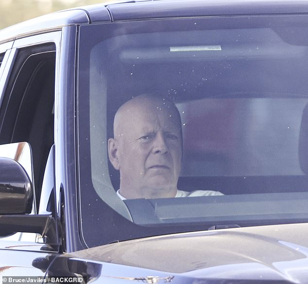 Bruce Willis u petak se rijetko pojavio u javnosti u Studio Cityju, dok 69-godišnji glumac nastavlja svoju bitku s afazijom i frontotemporalnom demencijom