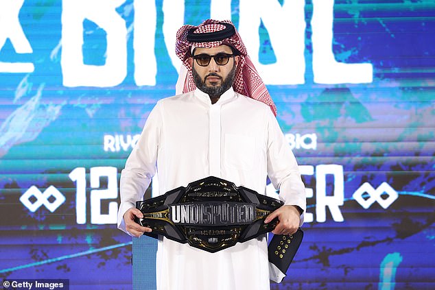 Turki Alalshikh izrazio je želju da organizira revanš između Beterbieva i Bivola nakon kontroverzne pobjede Beterbieva na bodove u njihovoj neprikosnovenoj borbi za naslov u poluteškoj kategoriji