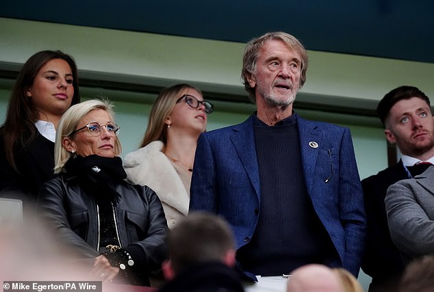 Manjinski vlasnik Uniteda, Sir Jim Ratcliffe, do sada je bio protiv otpuštanja Nizozemca