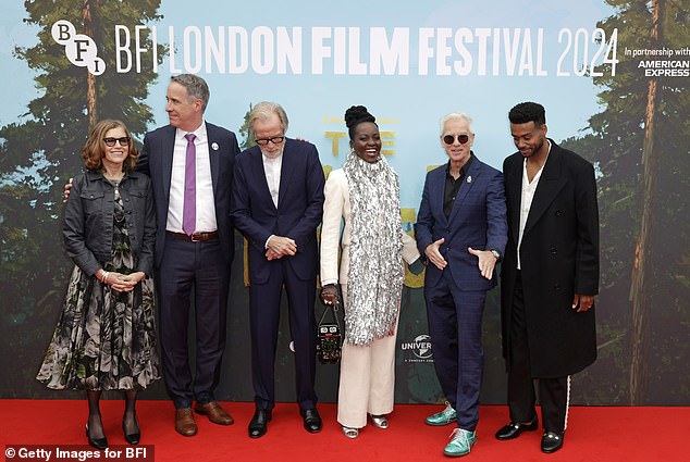 Na slici LR Margie Cohn, Jeff Hermann, Bill Nighy, Lupita Nyong'o, Chris Sanders i Kris Bowers