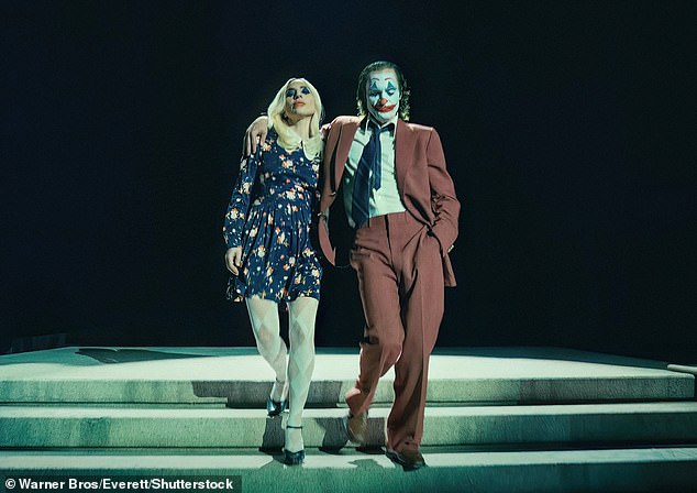 Joker: Folie à Deux nastavlja s padom jer publika gubi interes za nastavak Jokera. Nakon tri tjedna u kinima, film s Joaquinom Phoenixom i Lady Gagom zasjeo je na šesto mjesto s zaradom od 2,18 milijuna dolara