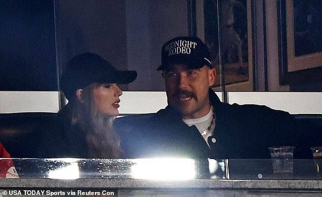 Obožavatelji MLB-a inzistirali su da se Taylor Swift i Travis Kelce trebaju 'držati nogometa' tijekom ALCS-a