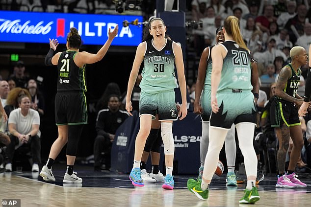 Breanna Stewart doživjela je eksploziju u kasnoj utakmici u trećoj utakmici WNBA finala u srijedu