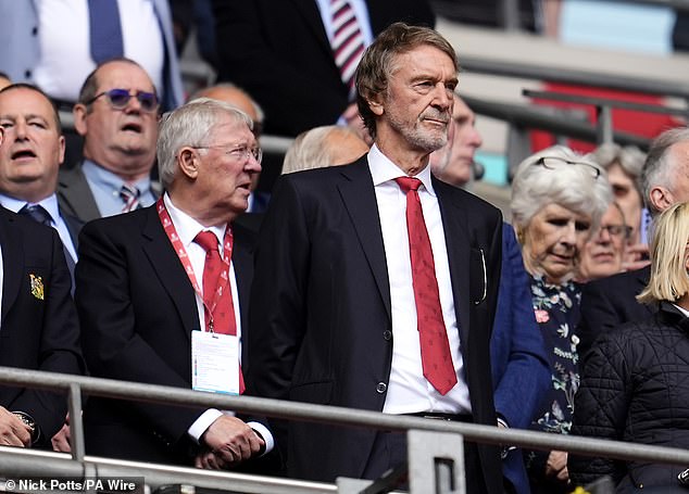 Utakmica na Old Traffordu prva je otkako je Sir Jim Ratcliffe, desno, raskinuo veleposlanički ugovor