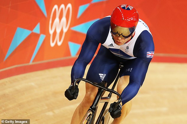 Uz svojih šest olimpijskih zlata, Hoy je također osvojio dva zlata Commonwealtha i 11 zlata na Svjetskom prvenstvu u biciklizmu na stazi