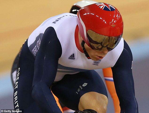 Hoy slikan 2012. tijekom finala muške utrke keirin na Velodromu Lee Valley