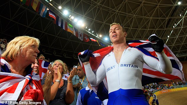 Čovjek se pretvorio u stroj u Kini 2008., kada je Hoy postao prvi britanski olimpijac u stoljeću koji je osvojio tri zlata na istim igrama