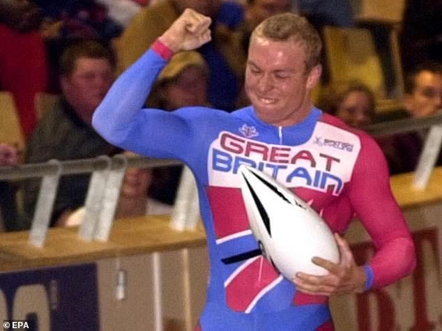 Momčad Velike Britanije krenula je od svog uspjeha 1999. i osvojila svoj prvi prvi naslov svjetskog prvaka na Ballerup Velodromeu u Kopenhagenu 2002.