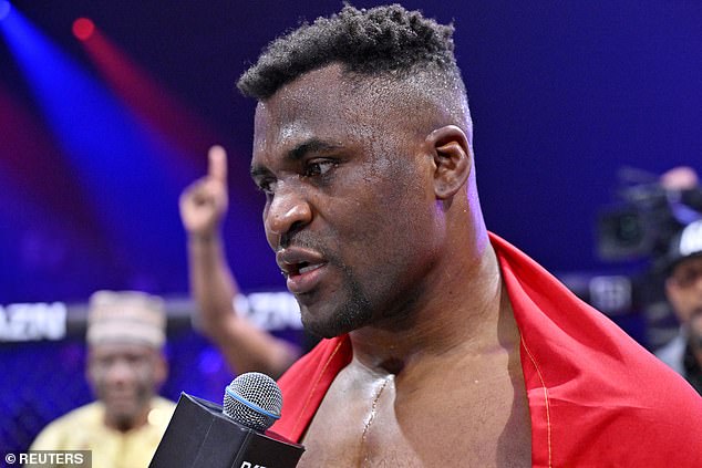 Ngannou je bio izvan kaveza da bi se upustio u boks, ali se vratio na brutalan način